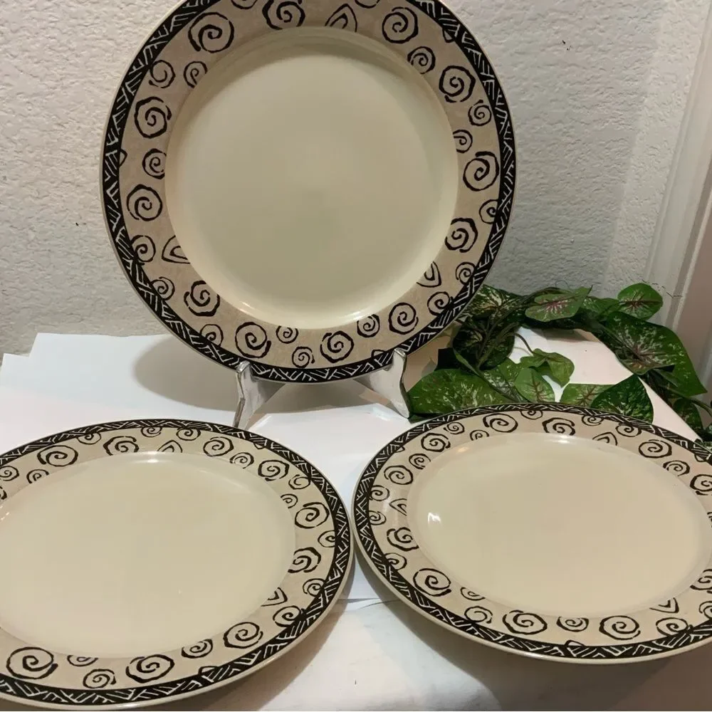 Sakura Stoneware Round Platter Desert Sands 12.5”  & 2 dinner plates 10.5”